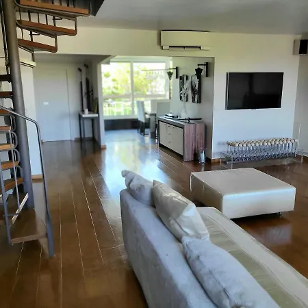 Penthouse Champs Elysees Above 5 Stars Berri Champs Elysees * Paryż