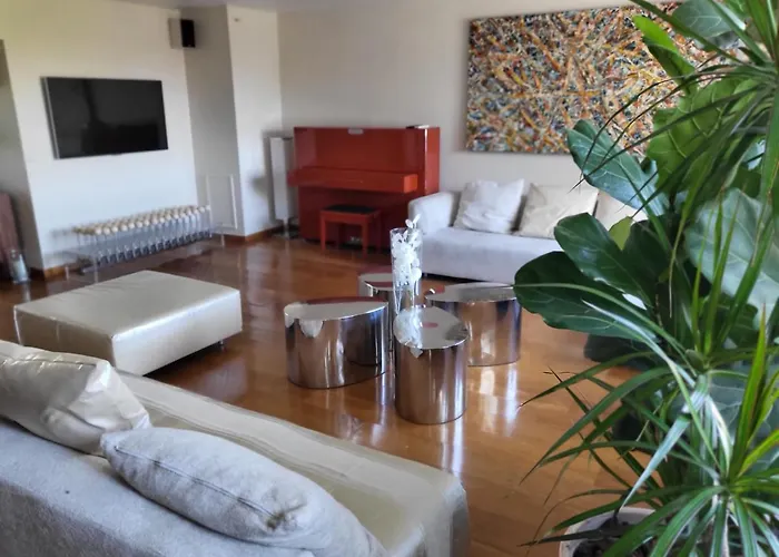 Penthouse Champs Elysees Above 5 Stars Berri Champs Elysees Apartmán *